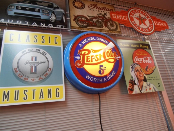 Pepsi Wall Mount Light Up Globe